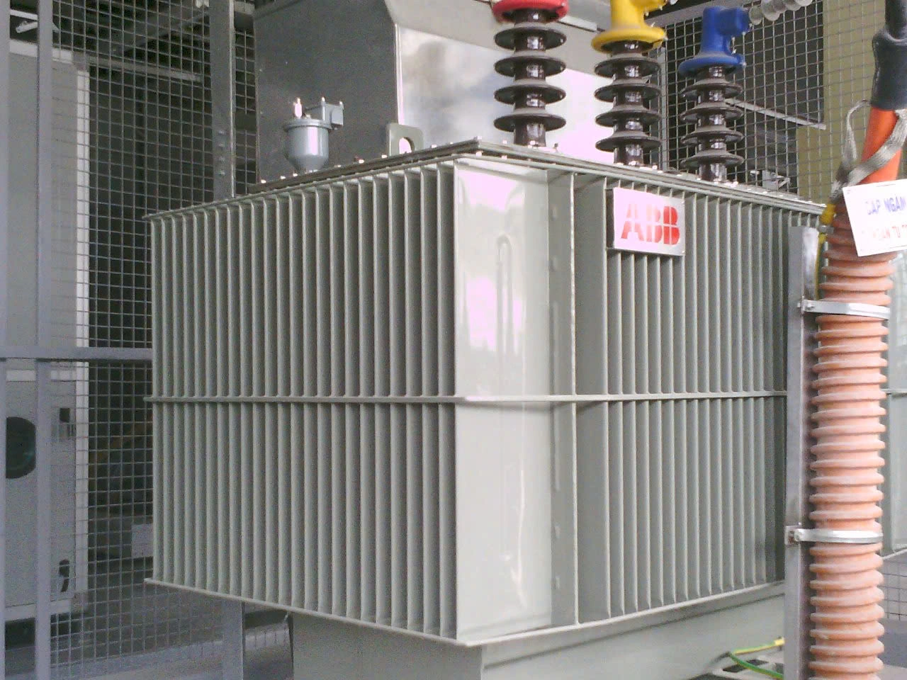 MBA 2000kVA nổ cầu chì